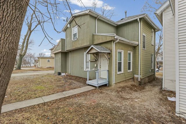 820 W Washington Street, Bloomington, IL 61701