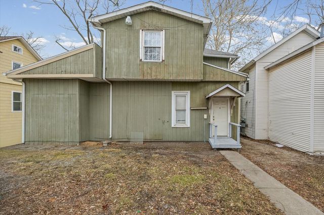 820 W Washington Street, Bloomington, IL 61701