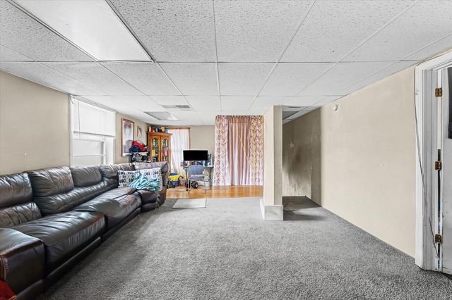 820 W Washington Street, Bloomington, IL 61701