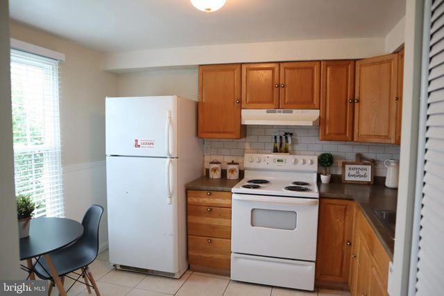 39 VICTORIA MANOR CT, Sicklerville, NJ 08081