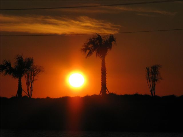 4 Largo, Hitchcock, TX 77563