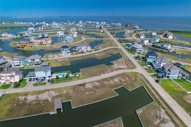 4 Largo, Hitchcock, TX 77563