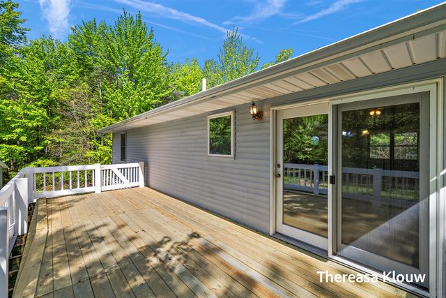6969 E Pontaluna Road, Fruitport, MI 49415
