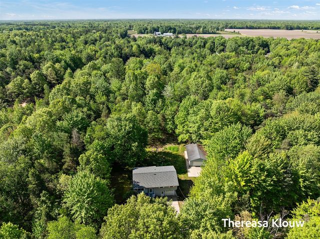 6969 E Pontaluna Road, Fruitport, MI 49415