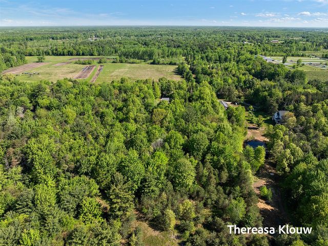6969 E Pontaluna Road, Fruitport, MI 49415