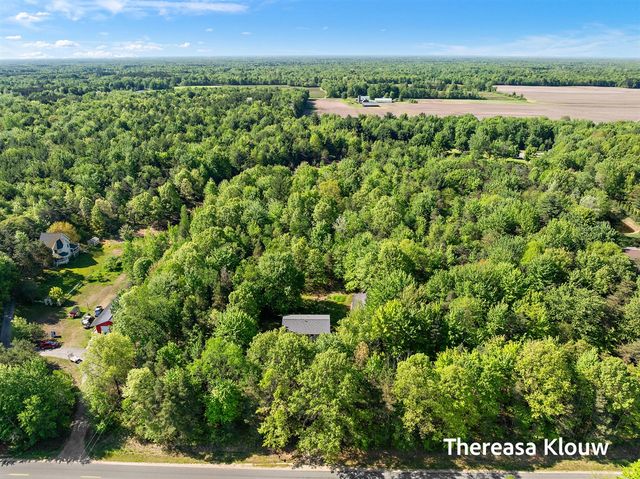 6969 E Pontaluna Road, Fruitport, MI 49415