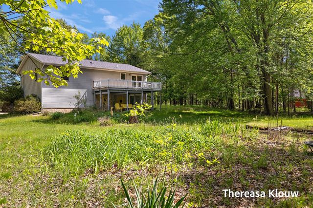6969 E Pontaluna Road, Fruitport, MI 49415