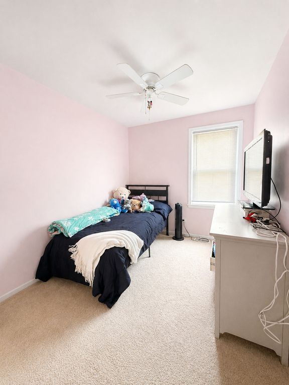 Image 11 of property listing at 1550 Meghan Avenue, Algonquin, IL 60102