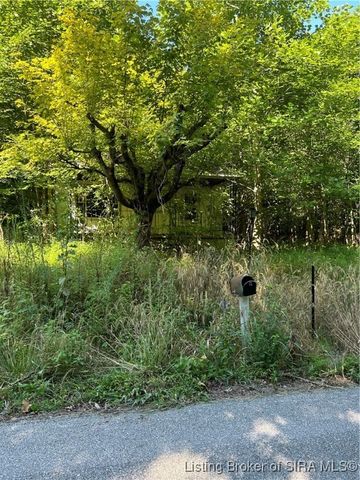 10692 N Haleysburg Road, Vallonia, IN 47281