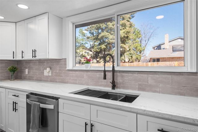 2042 S Moline Way, Aurora, CO 80014