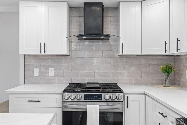 2042 S Moline Way, Aurora, CO 80014