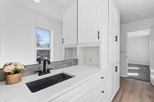 2042 S Moline Way, Aurora, CO 80014