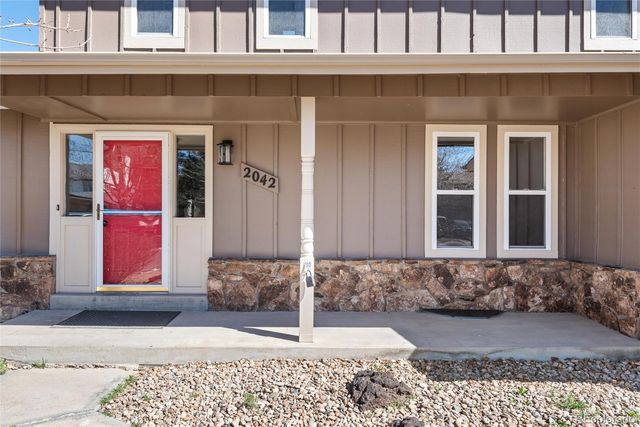 2042 S Moline Way, Aurora, CO 80014
