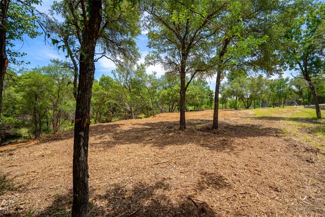1018 Creek Crossing Road, Glen Rose, TX 76070