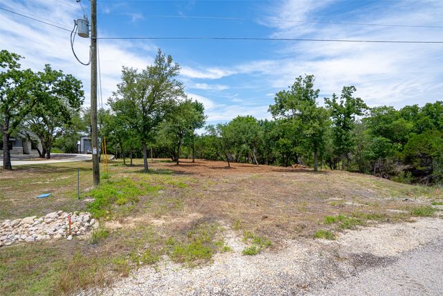 1018 Creek Crossing Road, Glen Rose, TX 76070