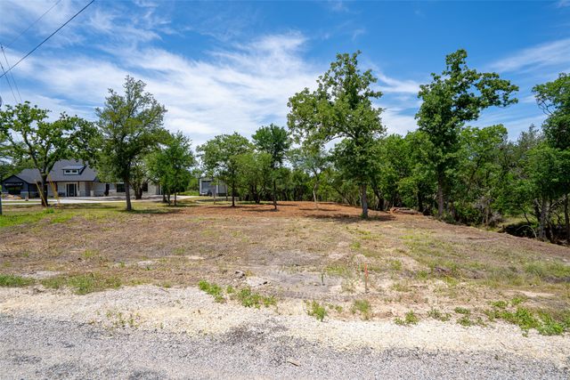 1018 Creek Crossing Road, Glen Rose, TX 76070