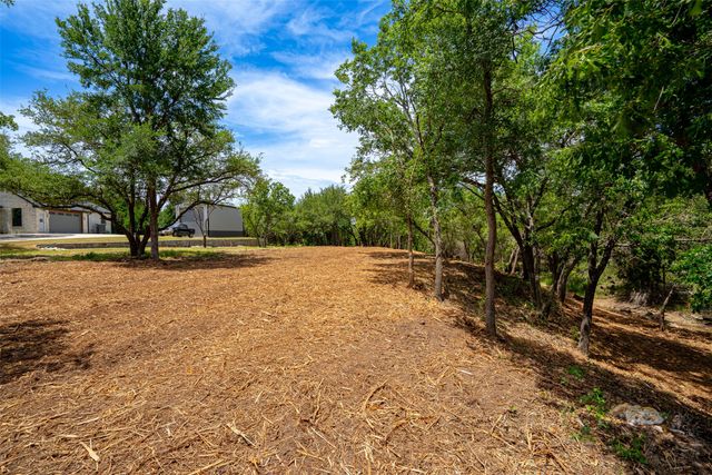 1018 Creek Crossing Road, Glen Rose, TX 76070