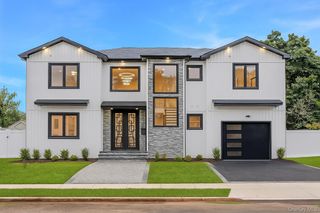 2 Radial Lane, Levittown, NY 11756