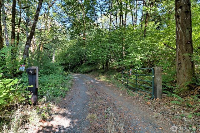 1250 E Crestview Drive, Shelton, WA 98584