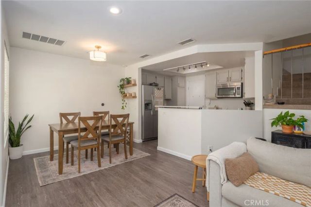 3966 Cochran, Simi Valley, CA 93063