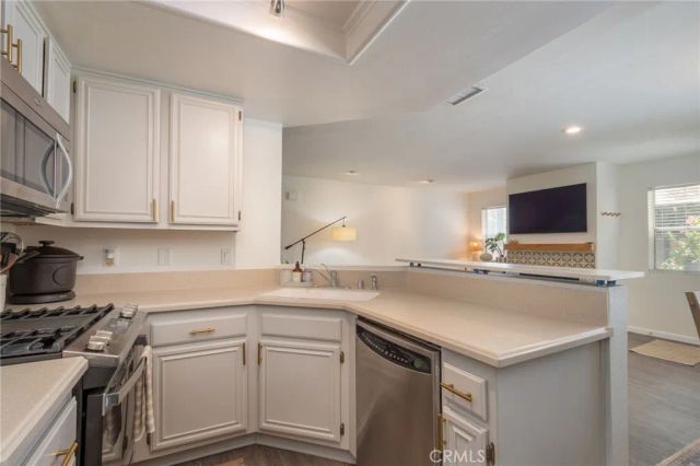 3966 Cochran, Simi Valley, CA 93063