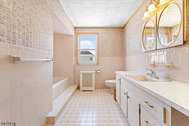 124 Belgrove Dr, Kearny Town, NJ 07032