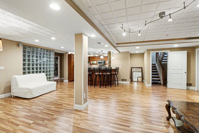 11952 Lorenz Way, Plymouth Charter Twp, MI 48170