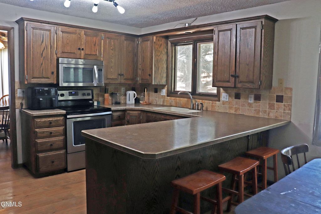 216 Apollo Avenue, Bismarck, ND 58503 photo 2