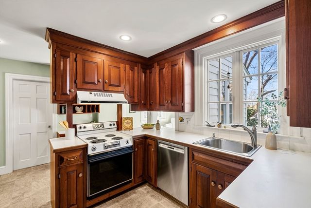 79 Cheever Circle, Andover, MA 01810