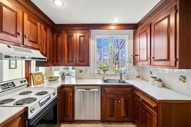 79 Cheever Circle, Andover, MA 01810