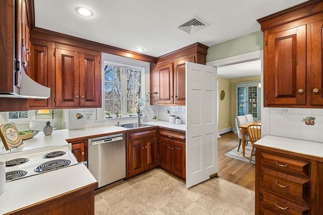 79 Cheever Circle, Andover, MA 01810