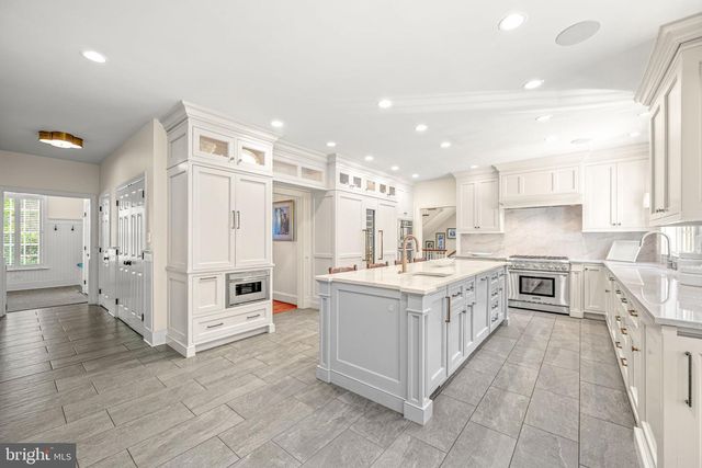 205 EXETER RD, Devon, PA 19333