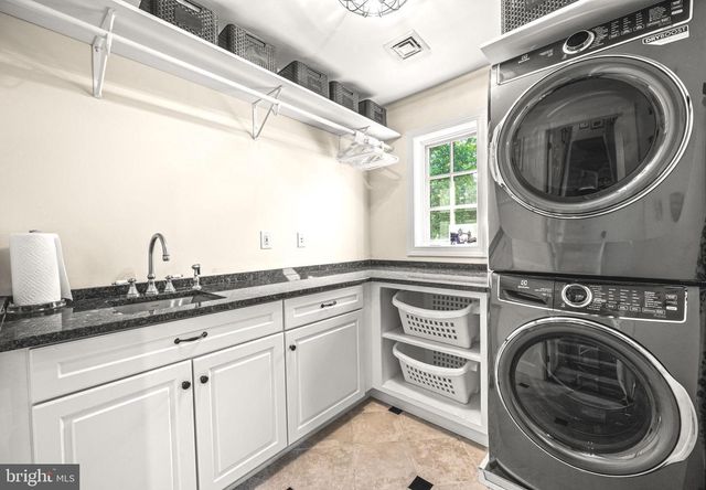 205 EXETER RD, Devon, PA 19333