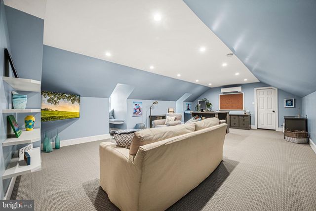 205 EXETER RD, Devon, PA 19333