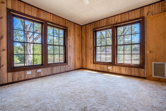 137 Parker Lane, Laurel Hill, FL 32567