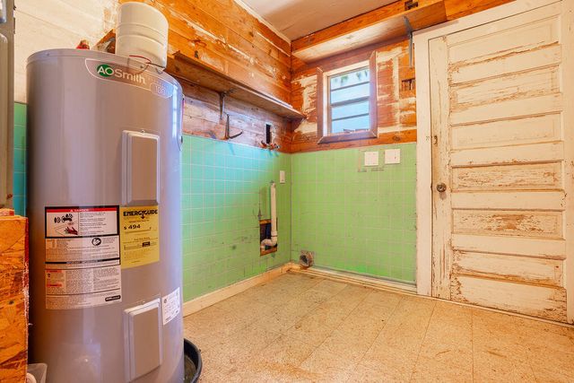 137 Parker Lane, Laurel Hill, FL 32567