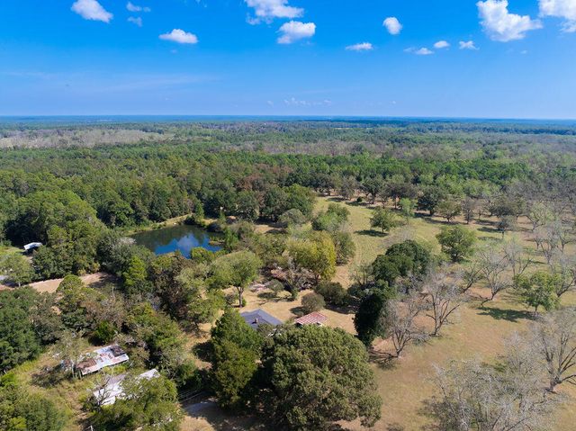 137 Parker Lane, Laurel Hill, FL 32567