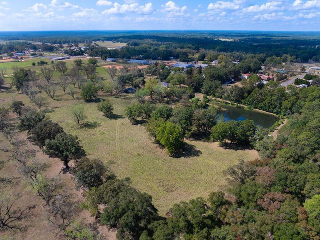 137 Parker Lane, Laurel Hill, FL 32567