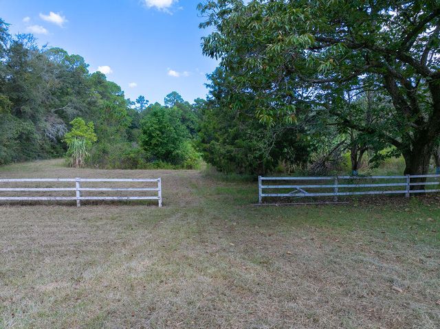 137 Parker Lane, Laurel Hill, FL 32567