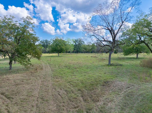 137 Parker Lane, Laurel Hill, FL 32567