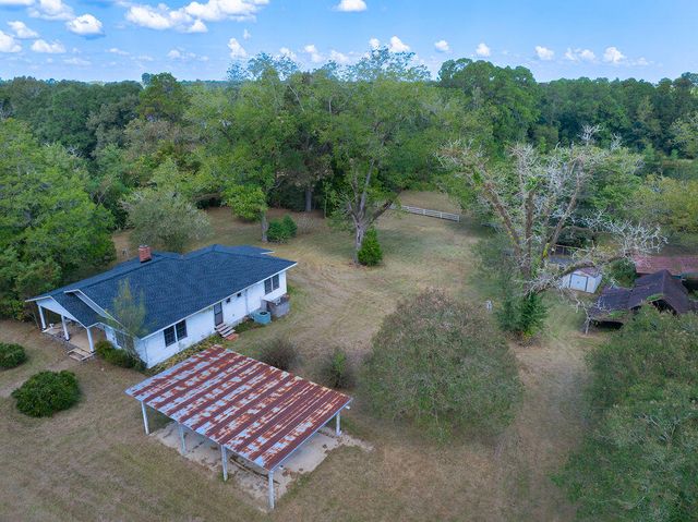 137 Parker Lane, Laurel Hill, FL 32567