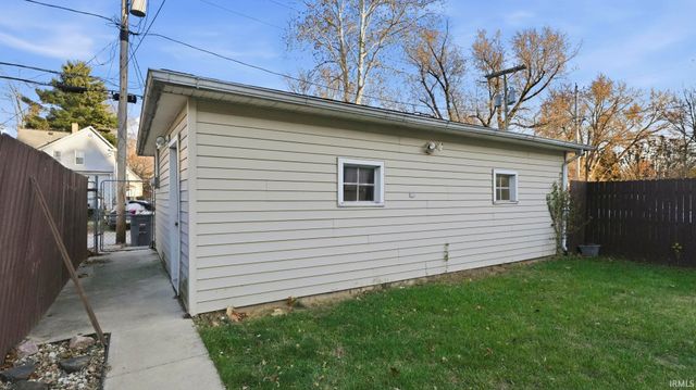 406 Perry Avenue, Fort Wayne, IN 46808