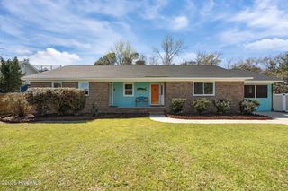 513 Hamlet Avenue, Carolina Beach, NC 28428
