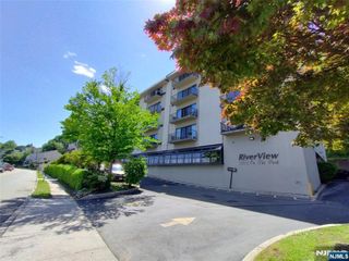 1150 River Road 3G, Edgewater, NJ 07020