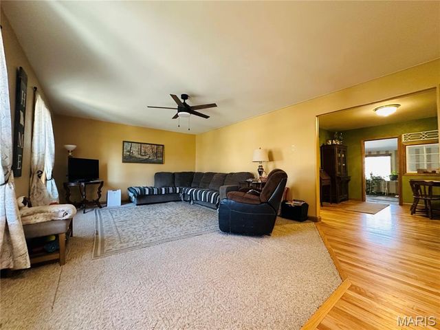 34 Kathryn Drive, St James, MO 65559