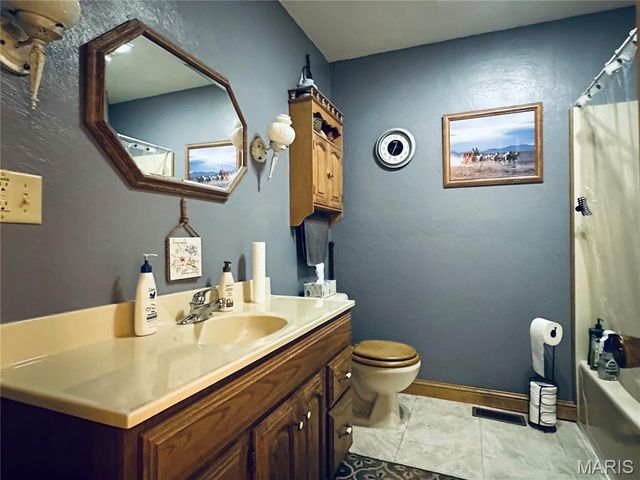 34 Kathryn Drive, St James, MO 65559