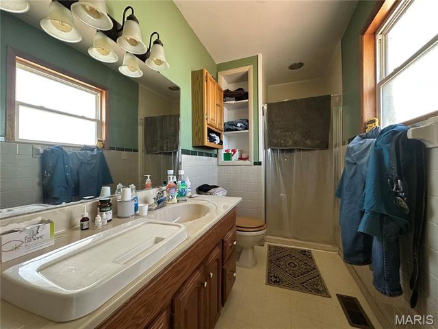 34 Kathryn Drive, St James, MO 65559