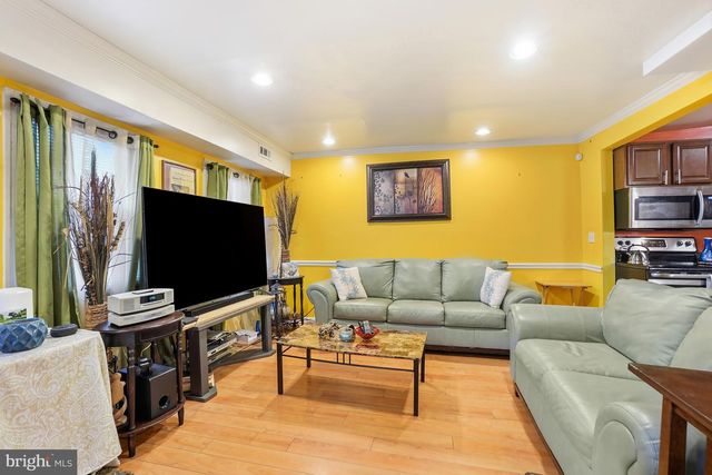 1018 45TH ST NE, Washington, DC 20019