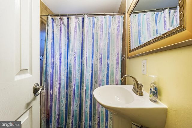 1018 45TH ST NE, Washington, DC 20019