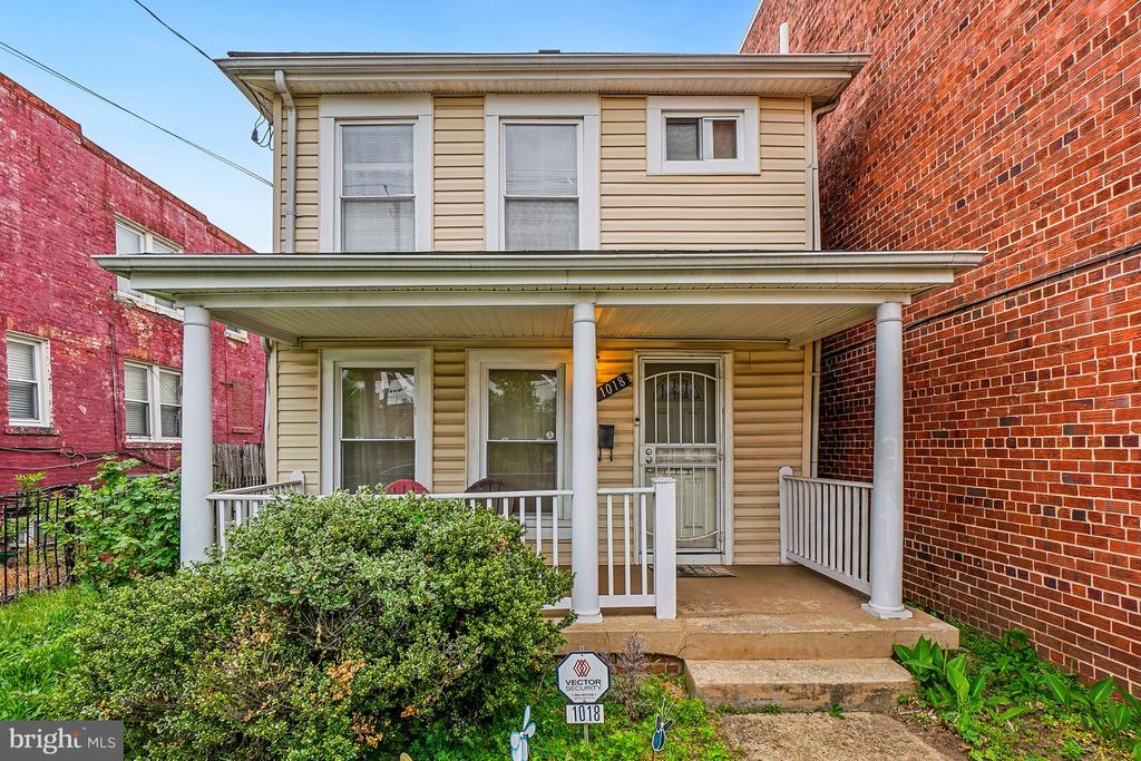 1018 45TH ST NE, Washington, DC 20019